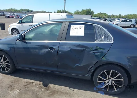 2010 Volkswagen Jetta Tdi from USA, damaged, VIN 3VWRL7AJ5AM143357